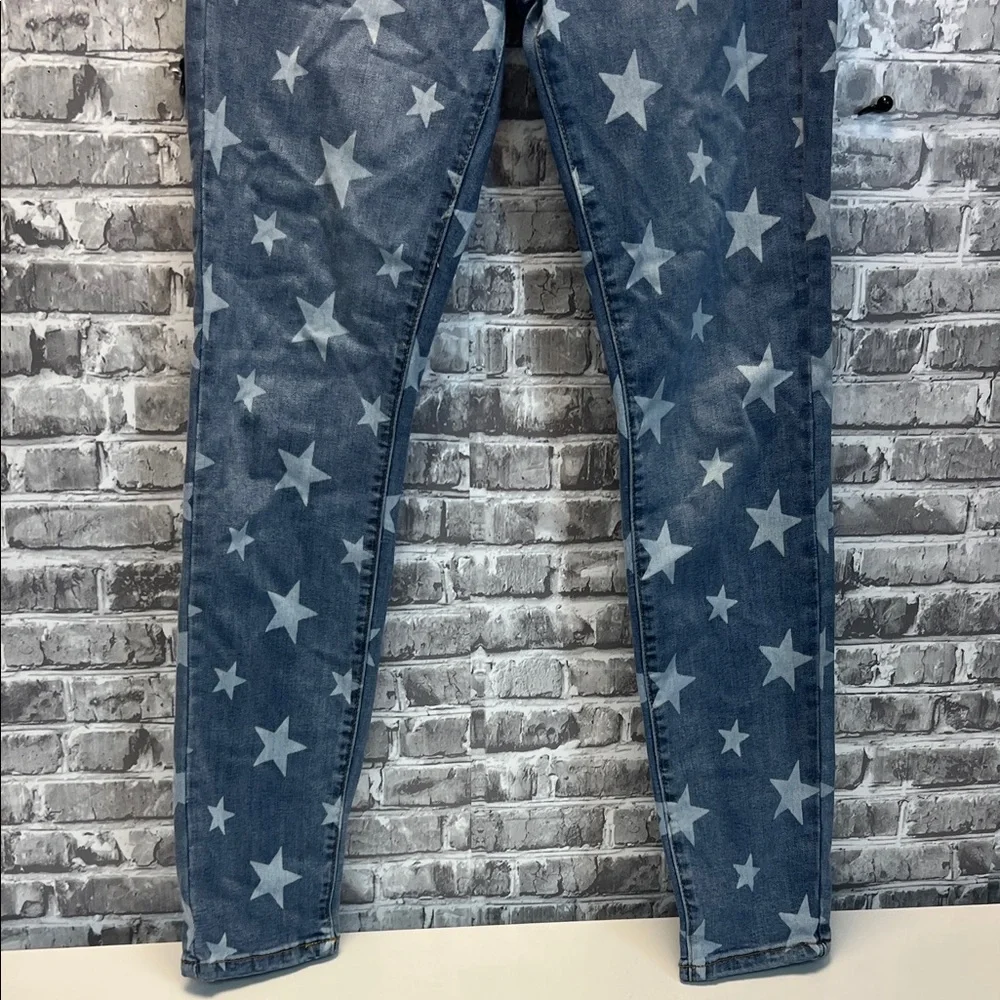 Judy Blue Star-Patterned‎ Blue Jeans - Picture 4 of 11
